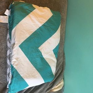 Twin Reversible Chevron Comforter